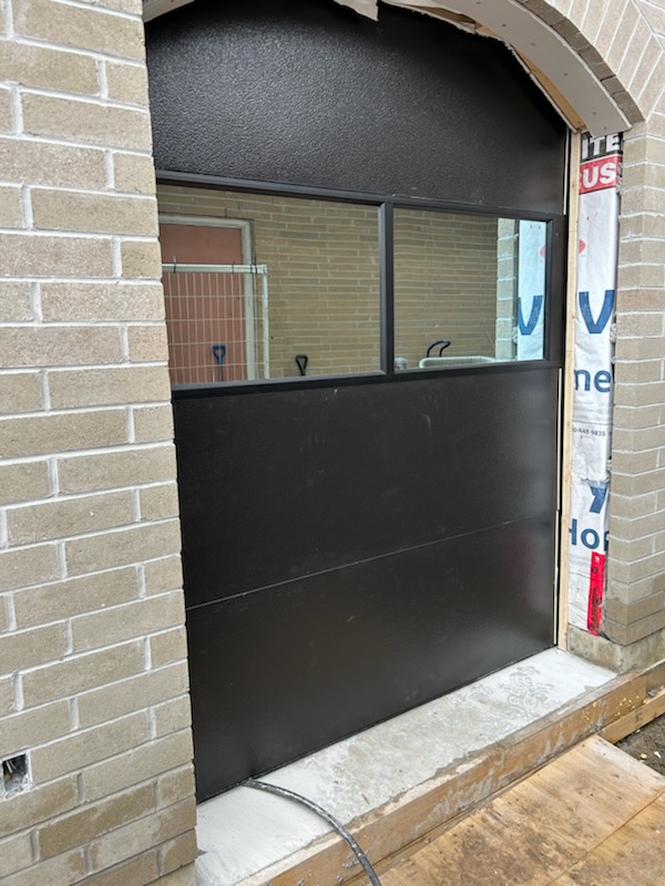 auroraohd's tweet photo. New install @clopaydoor Modern Collection with Mirror Fullview Section #clopaydoors #clopaygaragedoors #garagedoor #garagedoors #auroragaragedoors #garagedooraurora #auroraoverheadoor https://t.co/cXeoRaPZej
