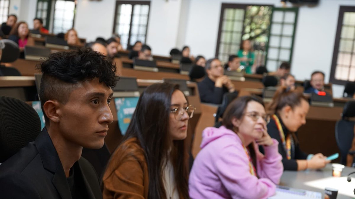 juanbaenam's tweet image. #AEstaHora Adelantamos el espacio: "Trazando la ruta para un @ConcejoDeBogota más abierto (2024-2027)". Se presentarán resultados y aprendizajes del primer laboratorio de innovación pública de Colombia #Demolab, con énfasis en estrategias de participación ciudadana. #ConcejoAl100