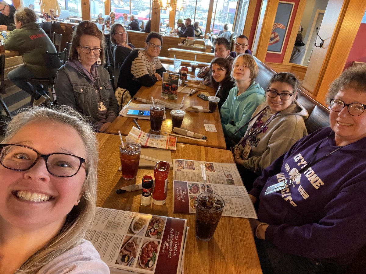 KellyBreunig's tweet photo. Mrs. Robinson’s class ⁦@KeystoneSchools⁩ had a great community experience! Reserved a room ⁦@ElyriaLibrary⁩ to watch Jumanji and lunch ⁦@Applebees⁩! ⁦@MrsCampbellSPED⁩ ⁦@MrKohler2⁩ ⁦@KHSAPBrown⁩ https://t.co/o0wHlXv0do