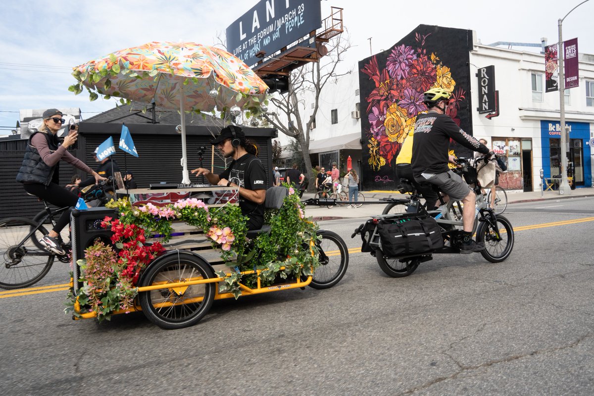 DJ on wheels at Ciclavia Melrose Circa 2024

you just had to be there man...