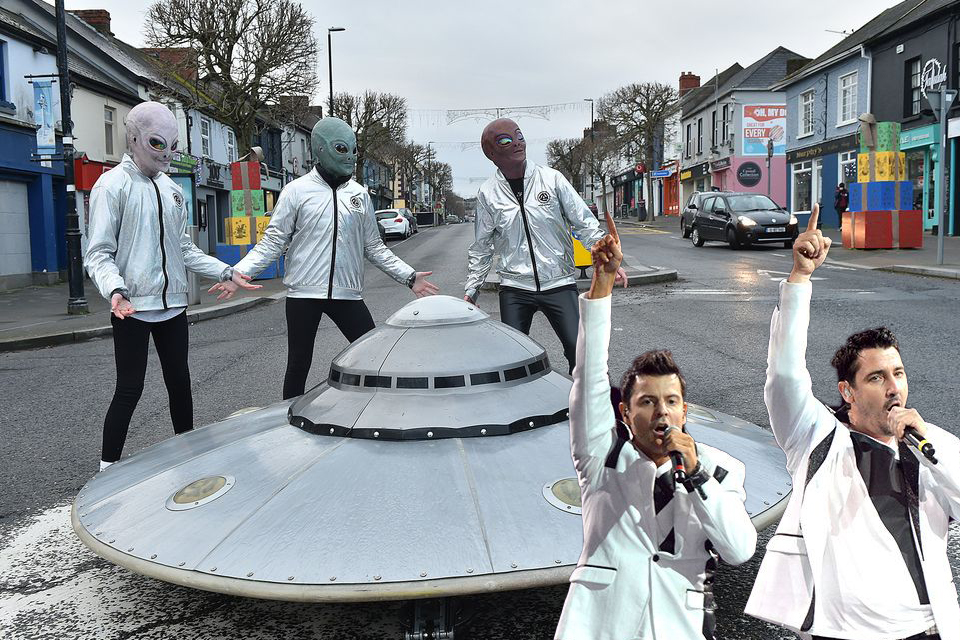 Where in the world photoshop series #nkotb edition, when #Aliens invade you call on #Knights in white (suits) to distract them with killer songs &  smooth moves, the Alien on the far right is buying what the #KnightBrothers are laying down.. get it #JonathanKnight & #JordanKnight
