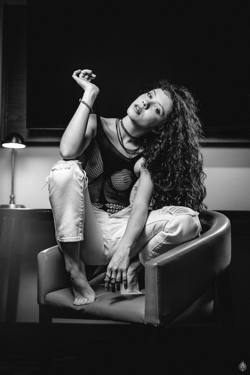 DevinCastle's tweet photo. Model : (Instagram) @alyssanicolemayo https://t.co/hCD03Q7GQi