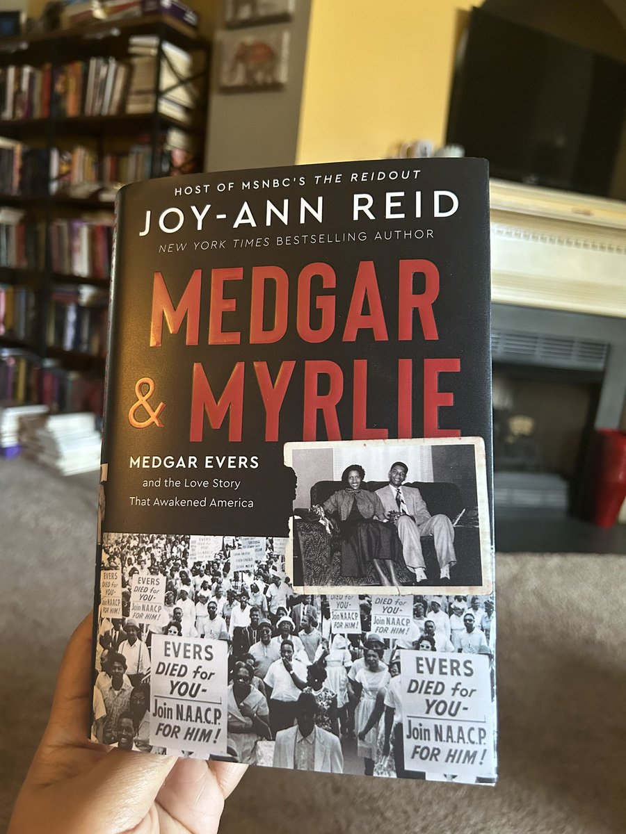 melanatedreader's tweet image. I finished a book today! An intimate and necessary account of two key players of the Civil rights movement… I enjoyed reading about events and how it played a part and lended itself to future achievements made my Myrlie Evers. #20booksbyblackfolx #20booksbyblackwomen