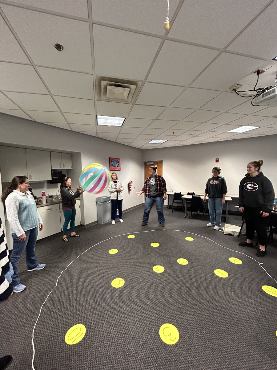 cmdanhoff's tweet photo. Thank you @BundrenCandace and @jsnhubbard for sharing at our Leaders in STEAM/Tech events! So many great ideas for educators to implement with students to build relationships, problem-solving, and alacrity! @NorthPointESC #NPESCProud #growthmindset #STEM #PBL @playmeo #weandme https://t.co/CAGt3qhtDt
