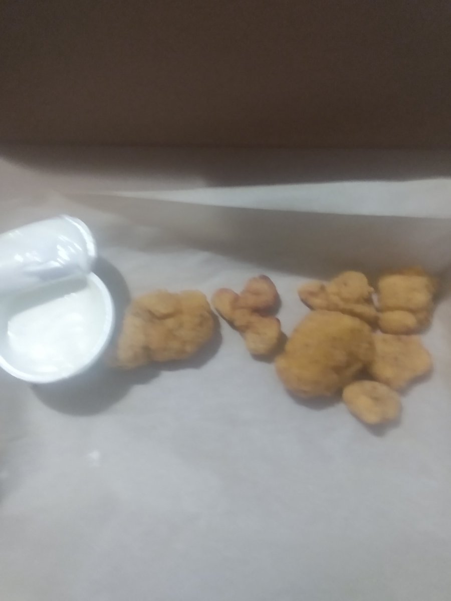 average_flash's tweet photo. Look at what @dominos sent me when I ordered chicken nuggets and got chicken pebbles wth https://t.co/2oSY9OvA3u