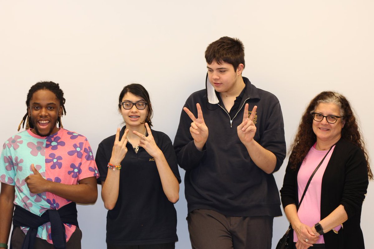 MPSJ_TCDSB's tweet photo. @MPSJ_TCDSB staff and students participated in #TCDSBPinkShirtDay to stand up against bullying! #PowerPride #BeKindAlways 👚🌸 @TCDSB @Markus4Ward2 @Equity_TCDSB https://t.co/F05nKO6ScO