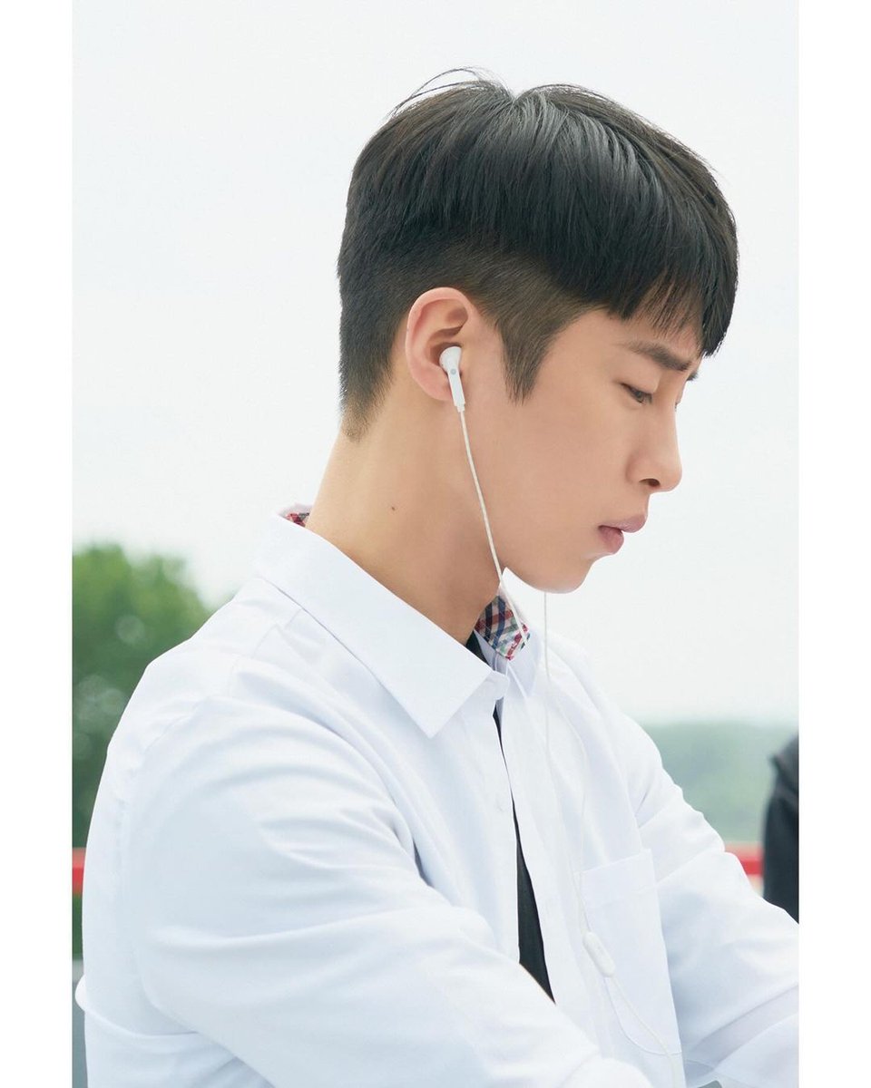 jaewooktree's tweet photo. cjes.tagram instagram #이재욱
로얄로더 촬영 비하인드 https://t.co/LOrAi7TuR2