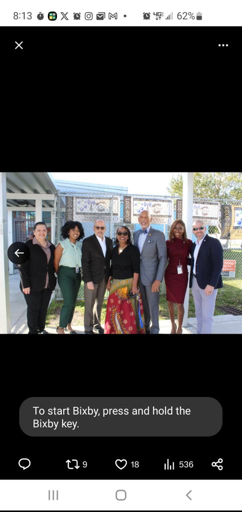Our Superintendent graced Lakeview Elementary with his presence today reading If You Give a Mouse a Cookie to first grade students along with Mr. Eric Knowles, President of th Chamber of Commerce.  Thank you Dr. Dotres and Mr. Knowles.  <a href="/SuptDotres/">Jose L. Dotres, Ed.D.</a> <a href="/MDCPSCentral/">Central Region</a>