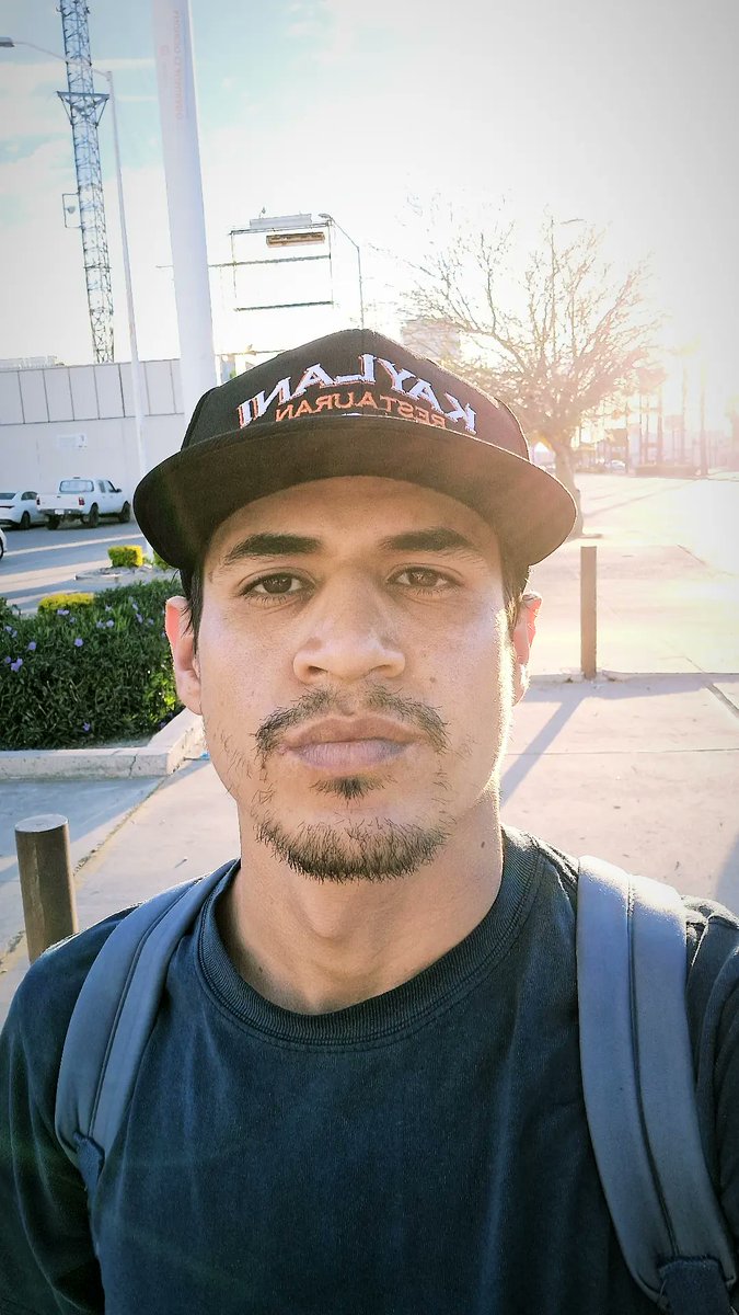 Mood:
Chacal
Estado;
Serio para la foto