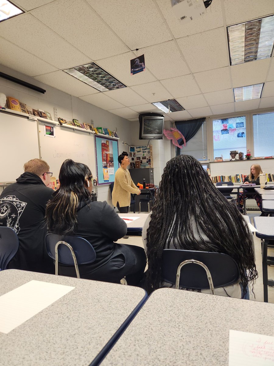 Students in African American Lit. <a href="/DtownHighSchool/">Dallastown Area HS</a>  were privileged to learn from poet, musician, &amp; educator, Ms. Jasmine Taylor today.