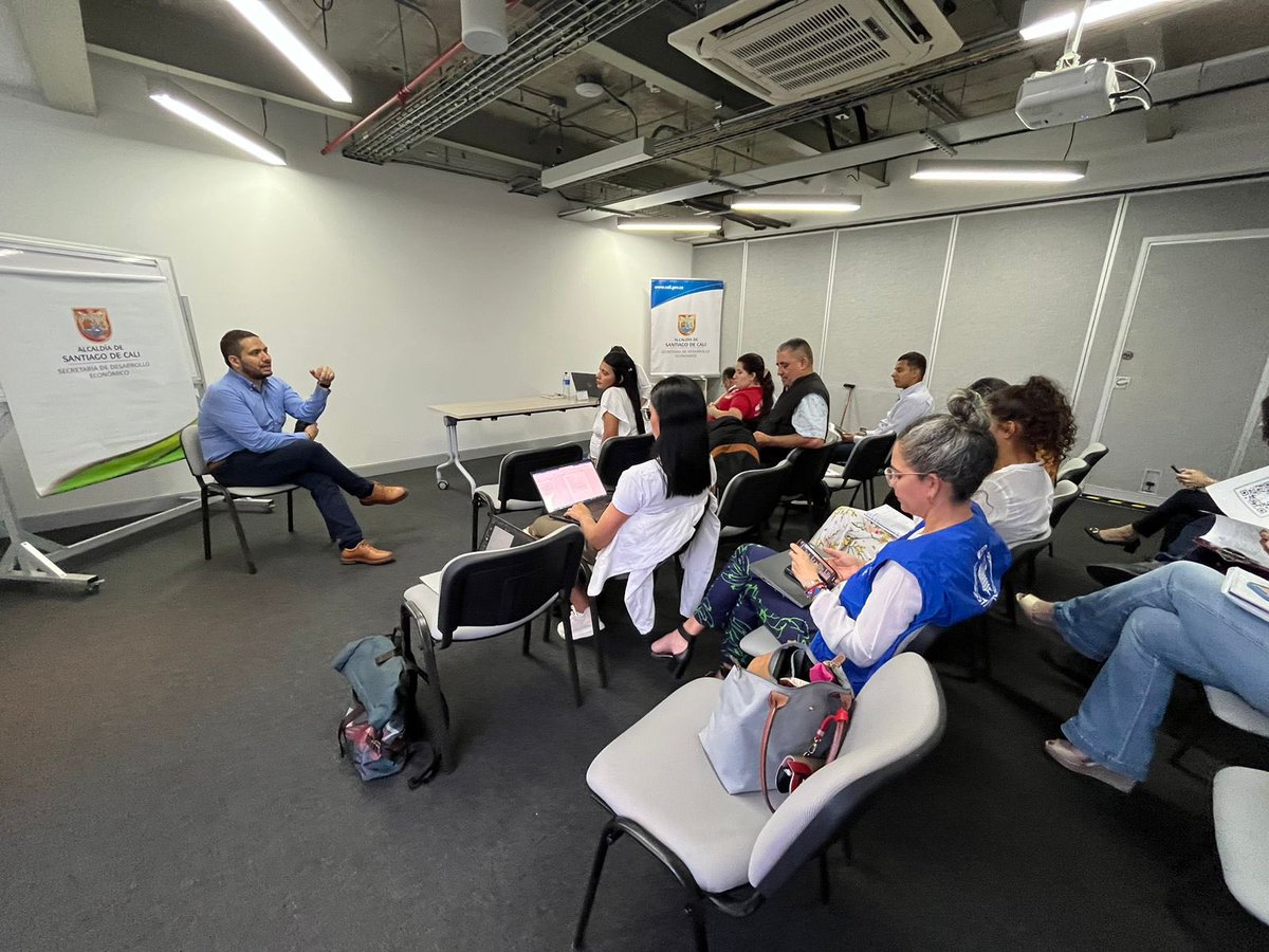 ¡Soñamos a Cali con un sistema alimentario sostenible! 🌱

Hoy estuvimos presentes en la formulación del Plan de Desarrollo Distrital para los sistemas alimentarios de Cali.  
Continúa 🧵⬇️