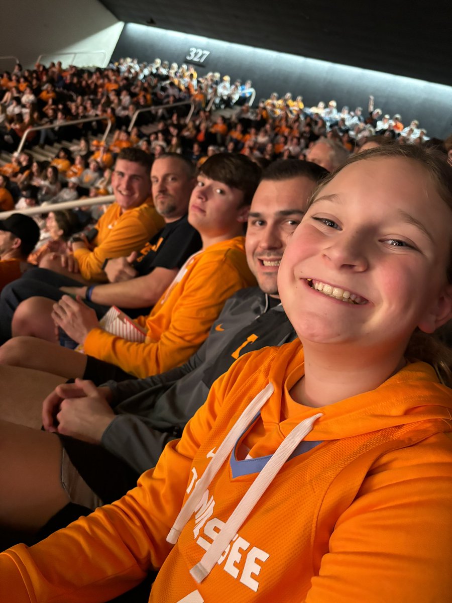 Kelly Houseright tweet media