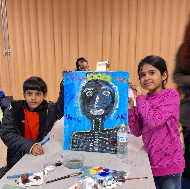 cmbradybrooks's tweet photo. @moraviapark_105 kicked off our spring Cookies &amp; Crafts with my Crew monthly art series. In honor of Black History Month, families created their own royalty painting, after learning about Jean-Michel Basquiat’s art techniques. We loved everyone’s creativity🎨🖤🍪@artwithaheart_ https://t.co/Mtvzvlh2RK