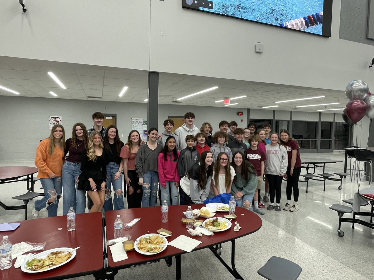 Loved celebrating the CREEKfish tonight at our awards banquet! 4.27 GPA, highest finish at State since 2016, Region 5th place, we have so much to be proud of! #CentrePkwyBuilt #AnchorDown #DORES