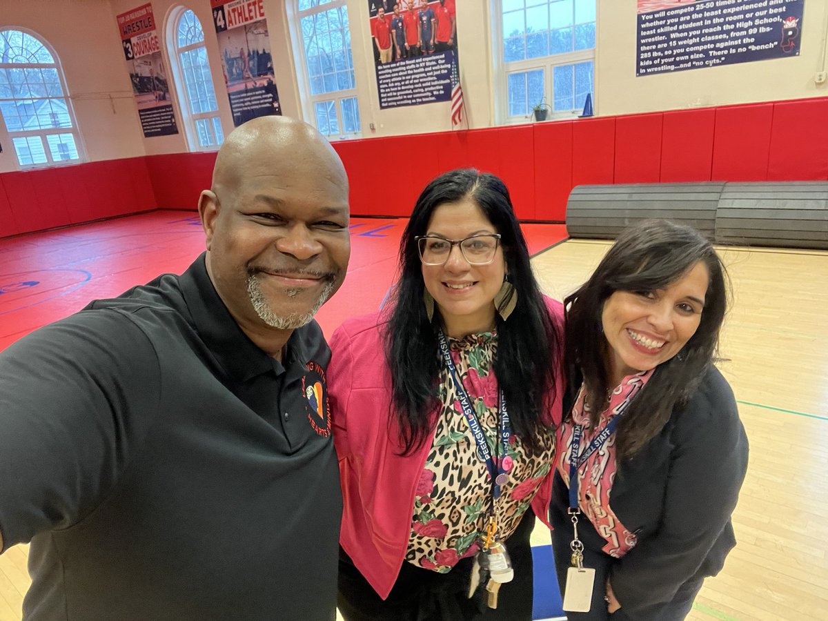 PaulForbesNYC's tweet image. Composing the “Where I’m From” poem as a strategy (individuation) to mitigate the effects of bias-based beliefs. Thanks for being open and vulnerable in this safe and brave space that we created.

Keep on keeping on 🙌🏾 #TheWorkBehindTheWork Appreciate you 🙏🏽