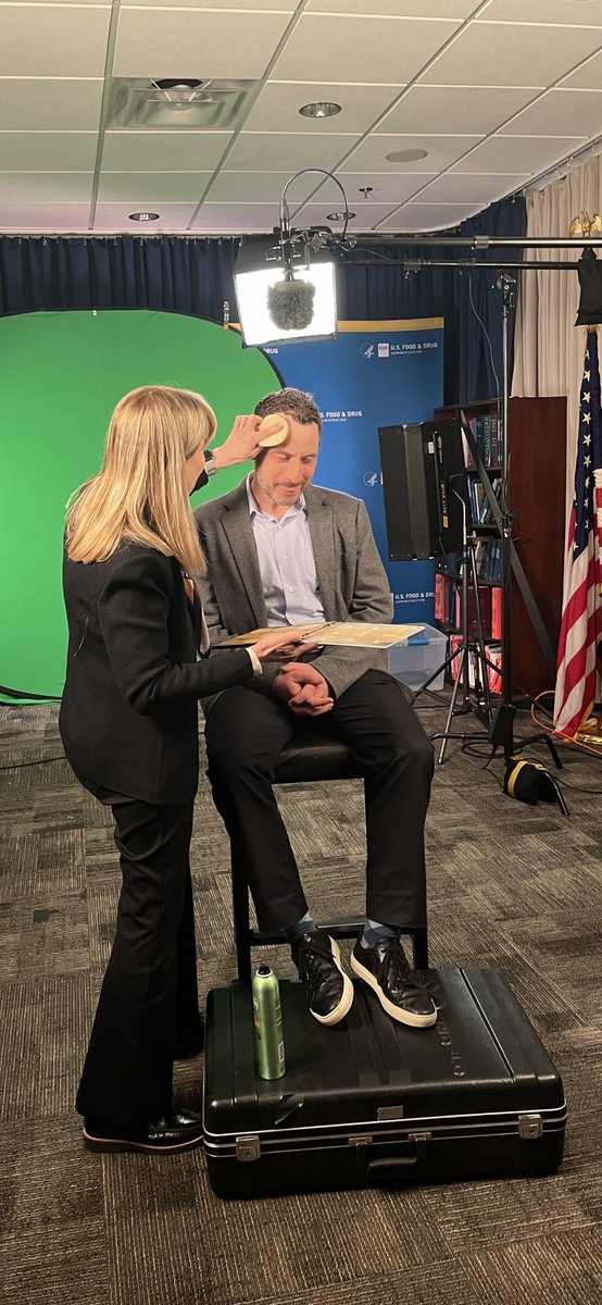 Terrific meeting at FDA today discussing the challenges of digital campaign evaluation. Best part was spending time with @JacobRohde who interviewed me for an FDA video (after the make-up artist got me ready - that was a first). @UNCHussman @HussmanGrad @uncchilab
