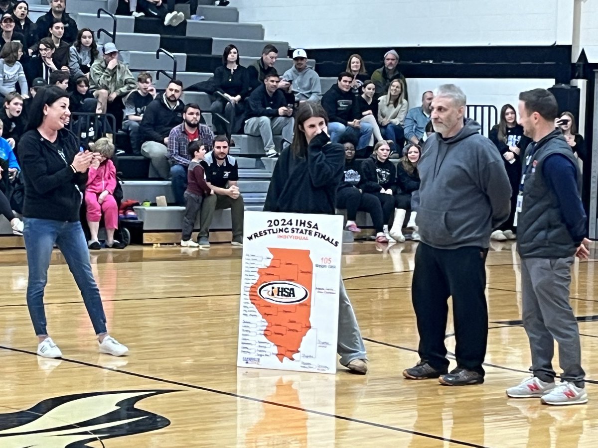 JHorne_KHS's tweet photo. Congratulations to the 105 pound weight class State Champion. KHS’s own Angelina Gochis #Knightway https://t.co/lLrgUnpHTe
