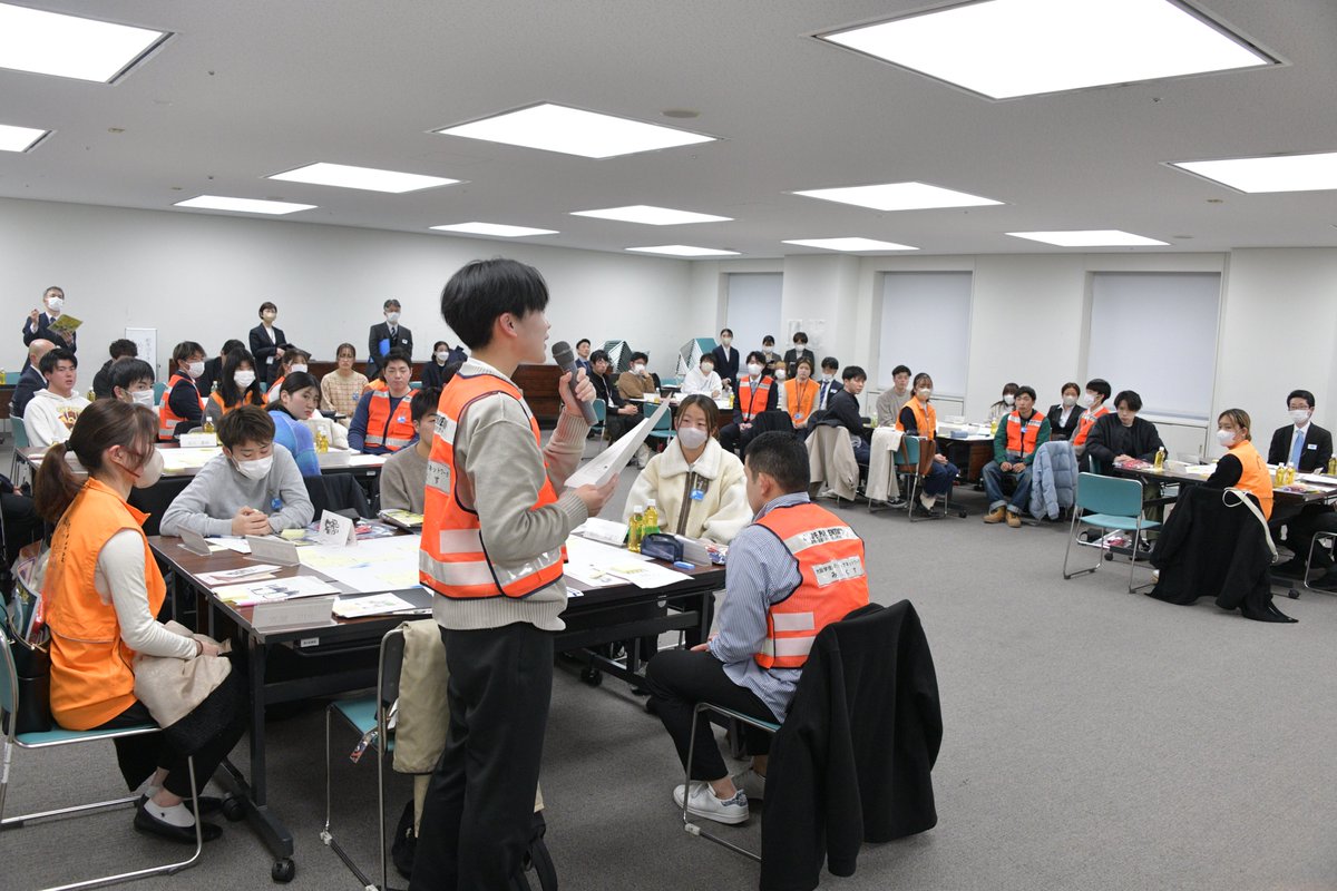 ２月２７日に #大阪学生ボランティアネットワーク「みっくす😄」と #京都学生ボランティア「ロックモンキーズ😊」の♦️交流会♦️を行いました🤝
大阪府下５大学の学生も参加した #防犯対策 検討会では、たくさんの意見が挙がり有意義な交流会となりました‼️
#学生防犯ボランティア してみませんか❗️