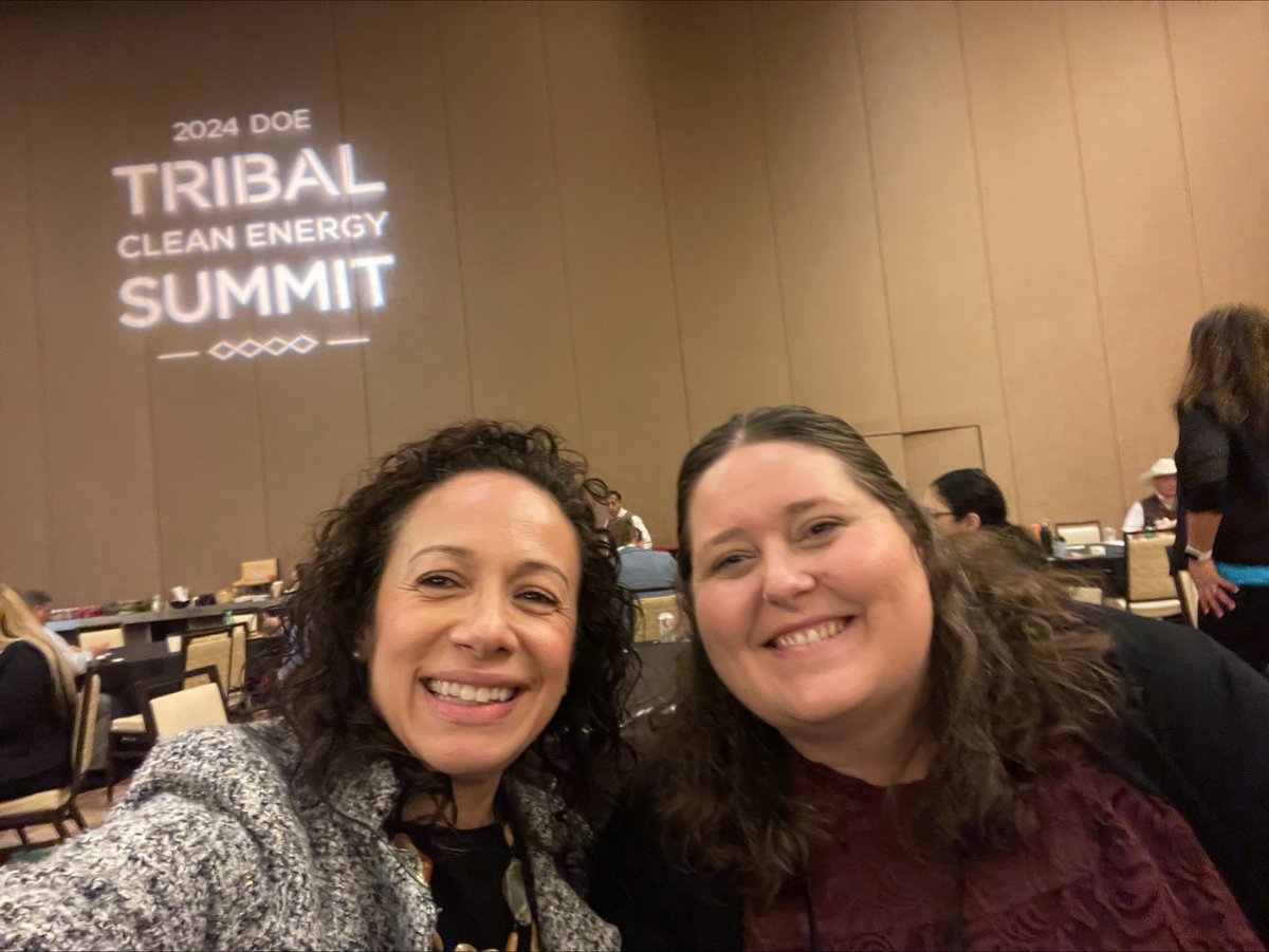 🌐@ChairHochschild, Commissioner @NoemiGallardo & Senior Advisor on Tribal Affairs Sierra Graves represented #CalEnergy at @ENERGY's #TribalCleanEnergySummit in Temecula, CA. The two-day event yielded historic investments in tribal clean energy projects & infrastructure. 🍃