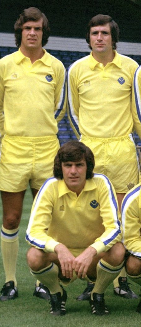 ewanwatson69's tweet photo. Why are Leeds not wearing this strip 🤷‍♂️ #CHELEE #FACup https://t.co/zpD6BA6BWH