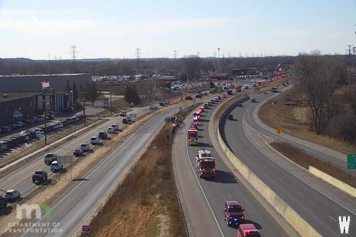 WCCOAMTraffic's tweet photo. Procession along Hwy 13 Eastbound from 169 to Cty Rd 11 https://t.co/PN47cmgwQc
