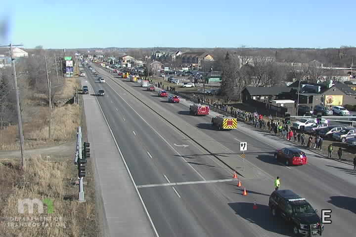 WCCOAMTraffic's tweet photo. Procession along Hwy 13 Eastbound from 169 to Cty Rd 11 https://t.co/PN47cmgwQc
