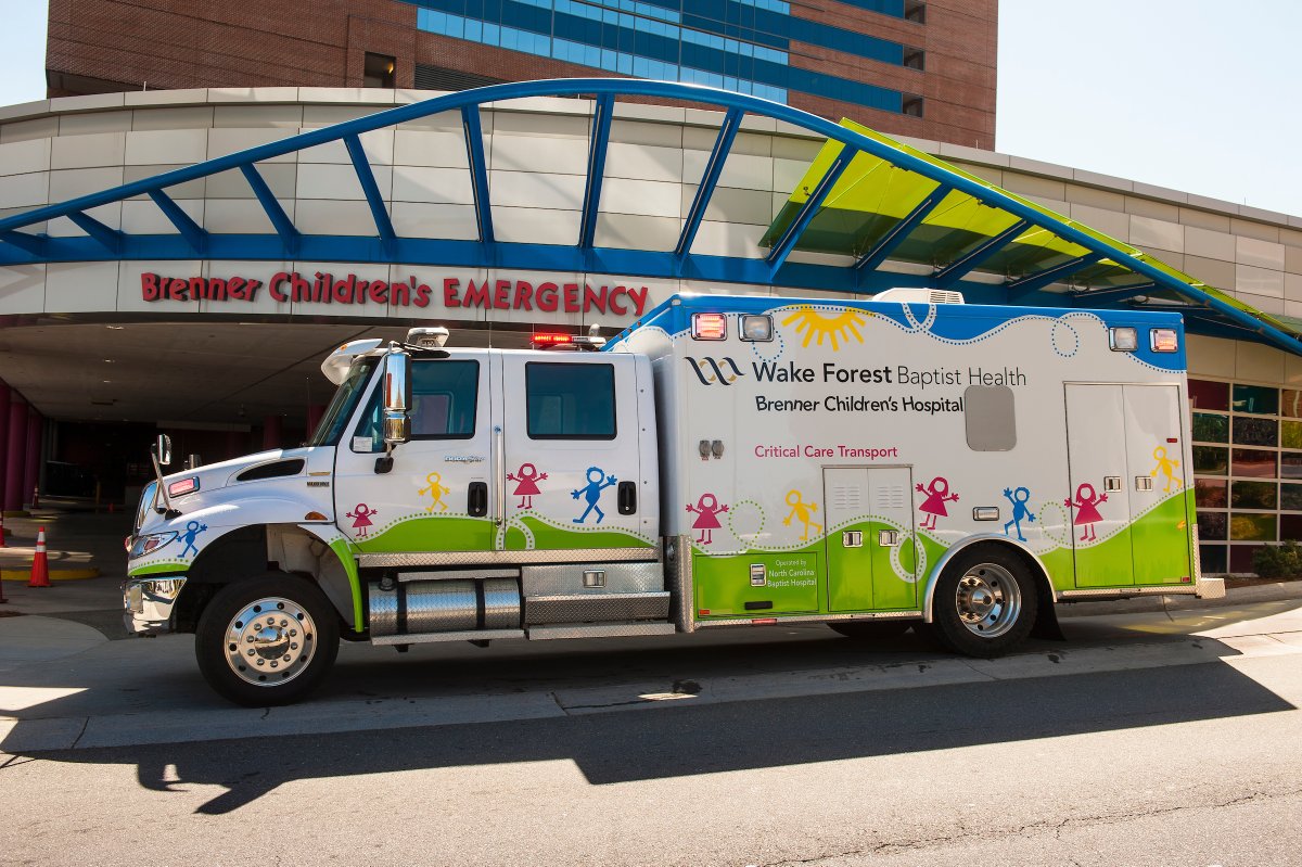 🎉 @AtriumHealthWFB Brenner Children’s Hospital reaffirms its FIRST-EVER Level I pediatric trauma center title in North Carolina! 🏥✨ Recently reverified by @AmCollSurgeons, marking 13 years of this high distinction. 🔗 More on this exciting news here: bit.ly/4bXC2yw