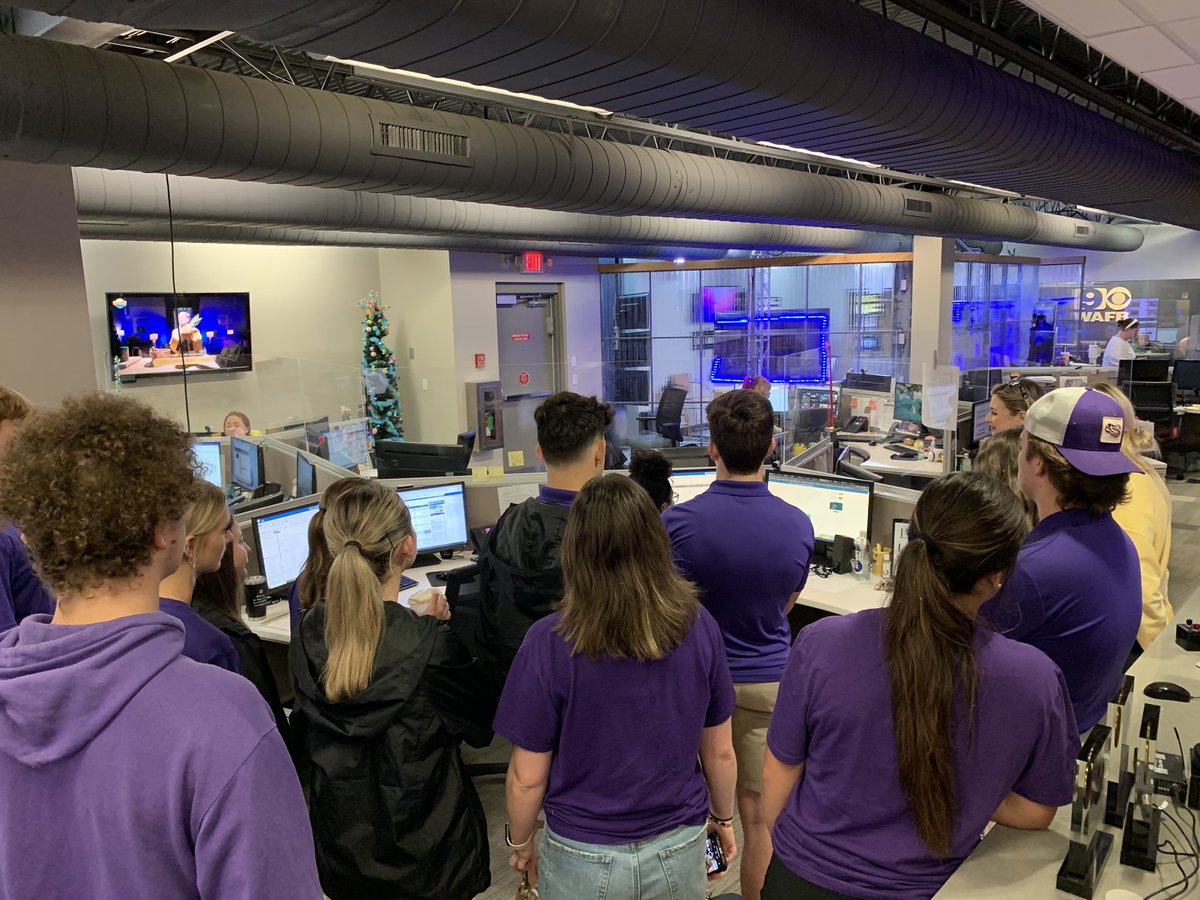 🎥📸 Amazing field trip day for our DSTV students getting to visit <a href="/ManshipSchool/">LSU Manship School of Mass Communication</a>, <a href="/lsutigertv/">LSU Tiger TV</a>, @LSUCreative, and <a href="/WAFB/">WAFB</a>! 

Learned so much about the digital media and broadcast industry, at both the collegiate and professional level.

Truly an impactful day for these kids!