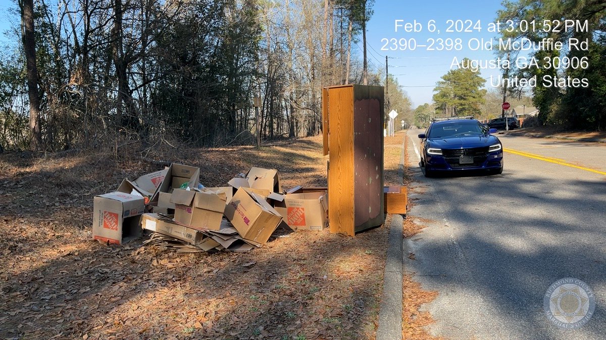 rcmarshals's tweet photo. ‼️ 𝗦𝗧𝗢𝗣 𝗗𝗨𝗠𝗣𝗜𝗡𝗚 𝗢𝗡 𝗢𝗨𝗥 𝗖𝗜𝗧𝗬 ‼️
We want to remind everyone to follow proper procedures and utilize the landfill for waste, not our streets and neighborhoods. It is our responsibility to help keep our city #CLEANANDSAFE.
#felonydumping #MarshalRamoneLamkin https://t.co/fRvn5fyAcP