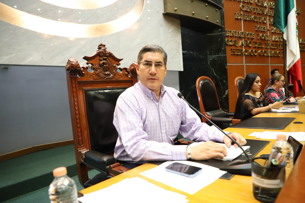 En la sesión la comisión de Derechos Humanos a la que pertenece <a href="/Esteban_AM/">Esteban Albarrán</a> remitió el acuerdo para dar por concluidos los turnos de armonización de ley local en materia de prevención de tortura y el reconocimiento de los derechos sociales, económicos y culturales de embriones