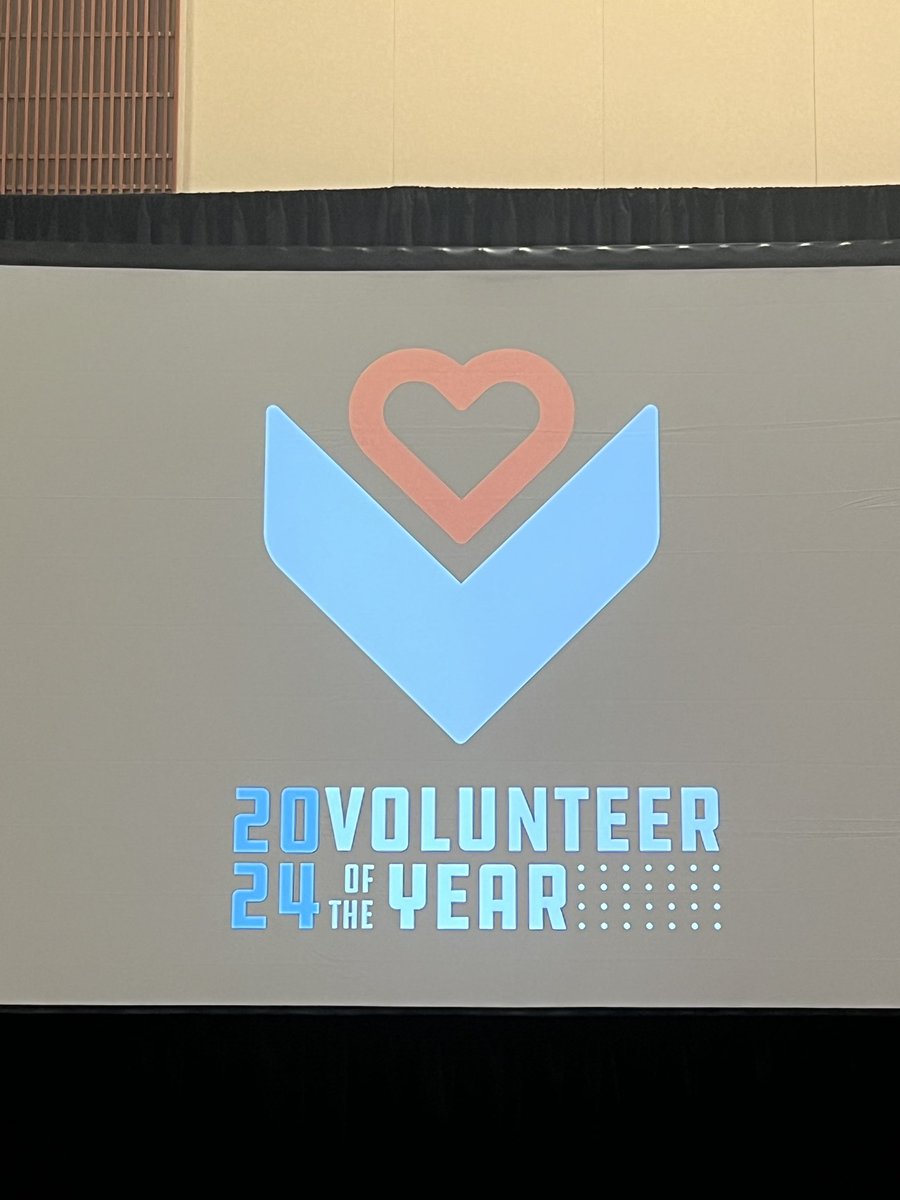 So happy to celebrate Bullard’s Volunteer of the Year, Rebecca Andrews! She serves as our Foundation President and we are so lucky to have her on our team! @besfoundation