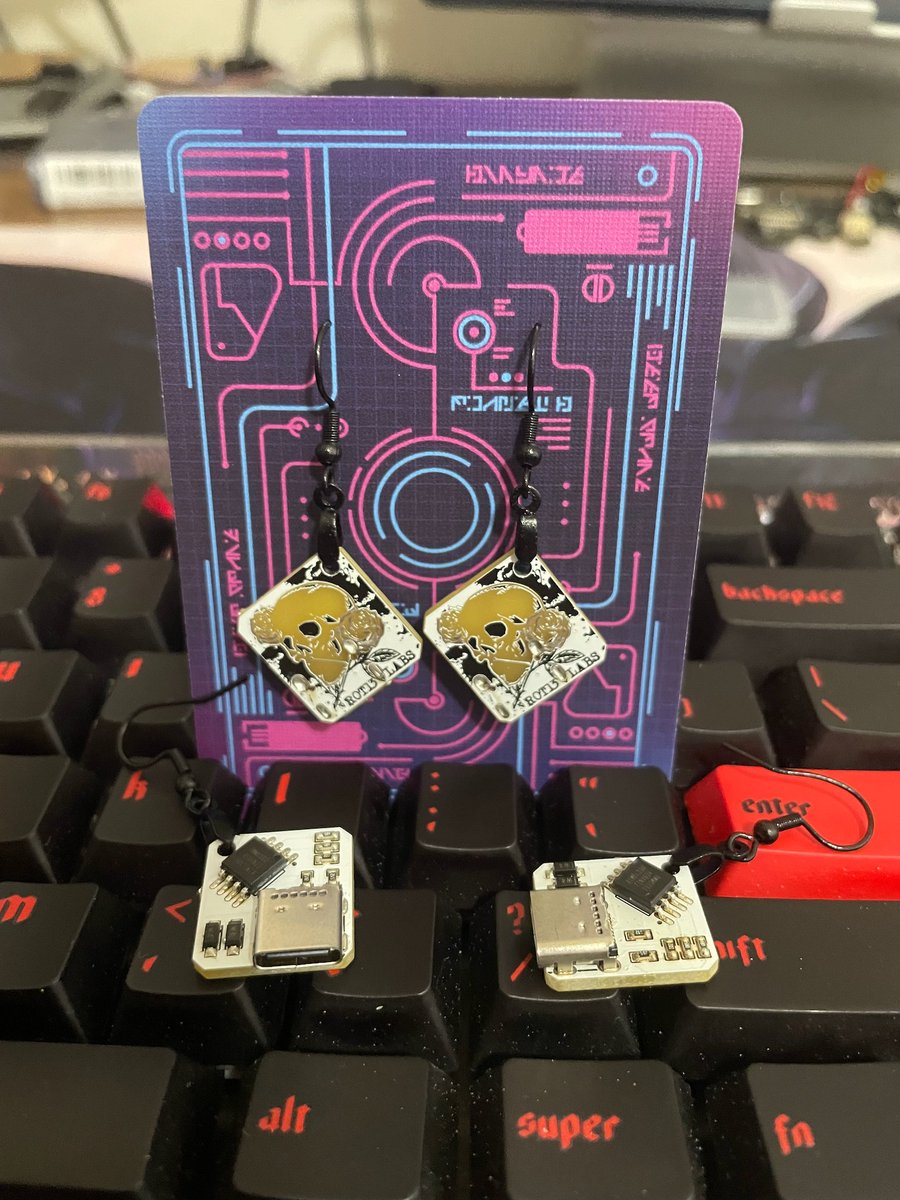 Ever get physical access but realize you forgot your badUSBs? Or just need a stealthy way to sneak them into a building?

We got you.

BadUSB Earrings are now fully functional!

goimagine.com/functional-bad…
