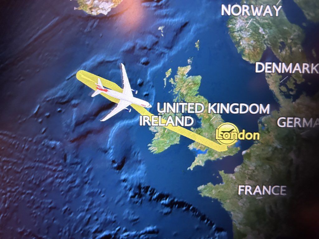 johnwhenry's tweet image. First flight cancelled. Second flight turns back 2hrs in (when they could have continued, but wanted to save money). The world’s “favourite” airline. @british_airways