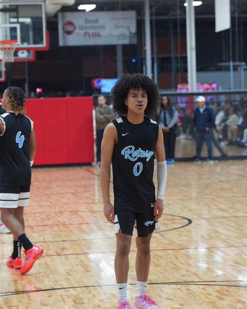 5'11 2028 PG Knowledge Wright is already seeing significant varsity burn for @BFLPrep (WA) in loaded @EIBCLeague . The @RotaryHoops playmaker is one of quickest players in league regardless of age, as he is a one man press breaker at times and impact of @JCrossover is evident.