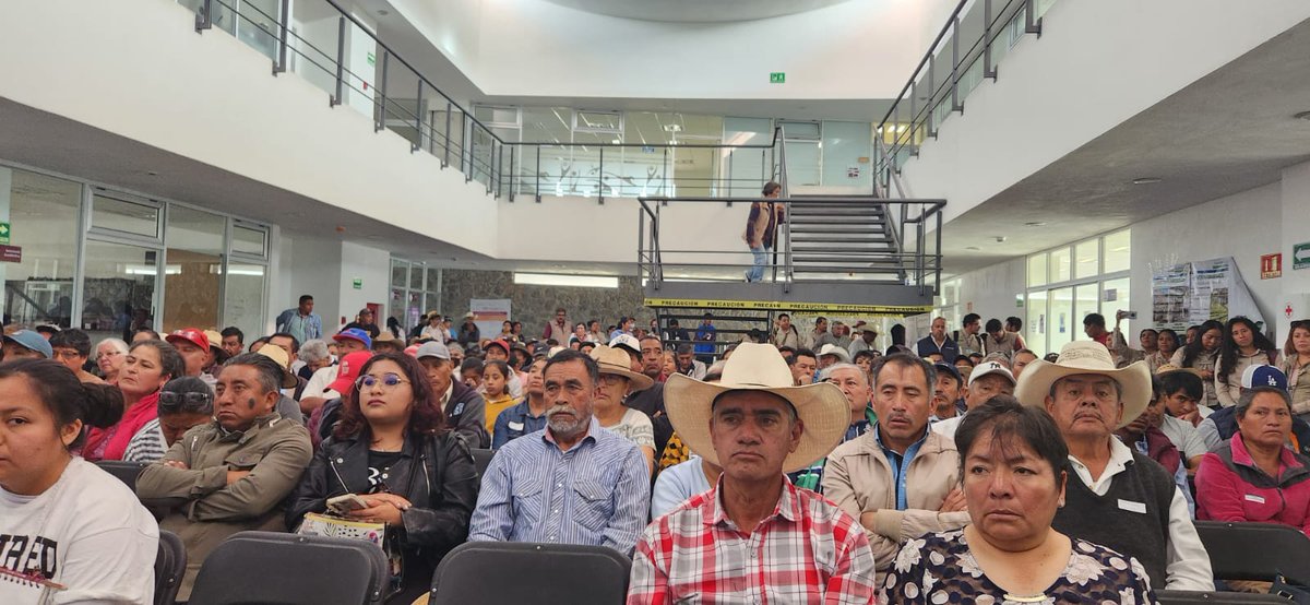 victor_suarez's tweet image. El director general de Organización para la Productividad, José Atahualpa Estrada Aguilar, y el equipo de la Estrategia de Acompañamiento Técnico del programa Producción para el Bienestar, de la subsecretaría de Autosuficiencia Alimentaria de la @Agricultura, presentes en San…