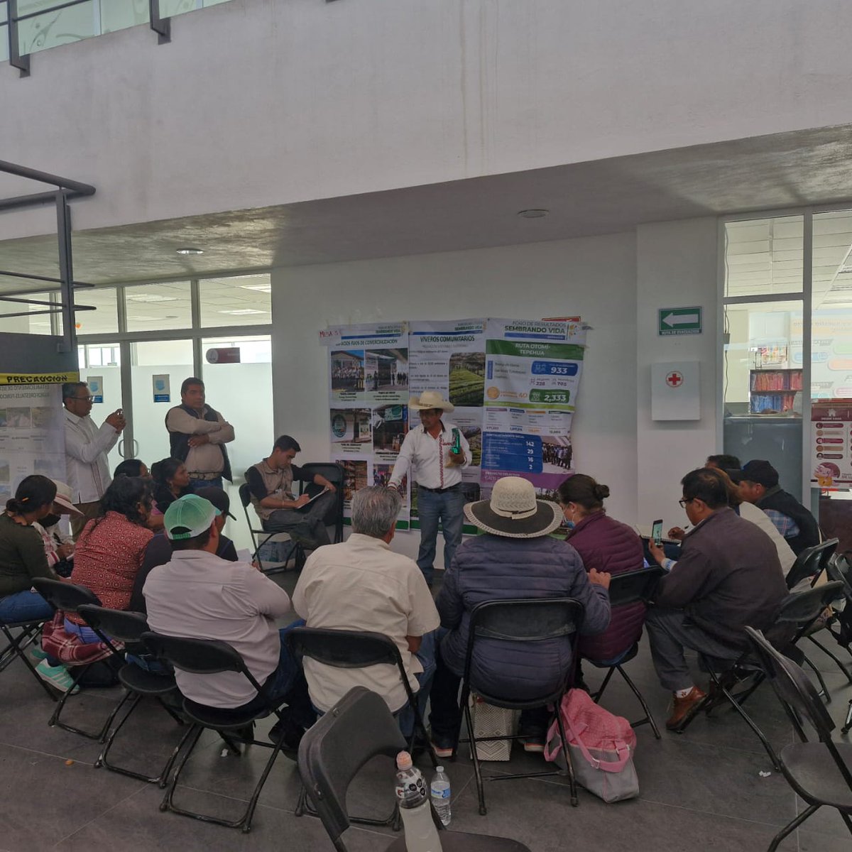 victor_suarez's tweet image. El director general de Organización para la Productividad, José Atahualpa Estrada Aguilar, y el equipo de la Estrategia de Acompañamiento Técnico del programa Producción para el Bienestar, de la subsecretaría de Autosuficiencia Alimentaria de la @Agricultura, presentes en San…