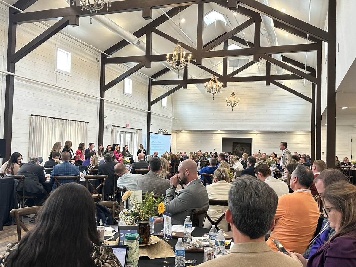 Stellar day of learning at <a href="/tasanet/">TASAnet</a>’s #FRSLN at <a href="/libertyhillisd/">Liberty Hill ISD</a> 🙌🏻 Teachers from LH, <a href="/WaxahachieISD/">Waxahachie ISD</a> <a href="/BeltonISD/">BeltonISD</a> + <a href="/friendswoodisd/">Friendswood ISD</a> sharing about their journey using AI in the classroom! #InspiringLeaders