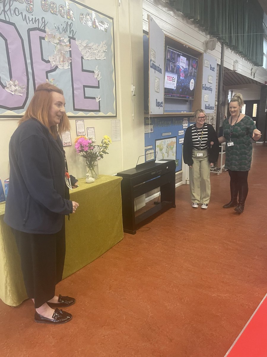 SharplesMiss's tweet photo. Nothing like some scenario based learning in a PDM @StThomasBoston what great sports @MissLBrittain @CharlotteAmpso1 @MrsSmithStT #effectivecpd https://t.co/VXOnFAoET4