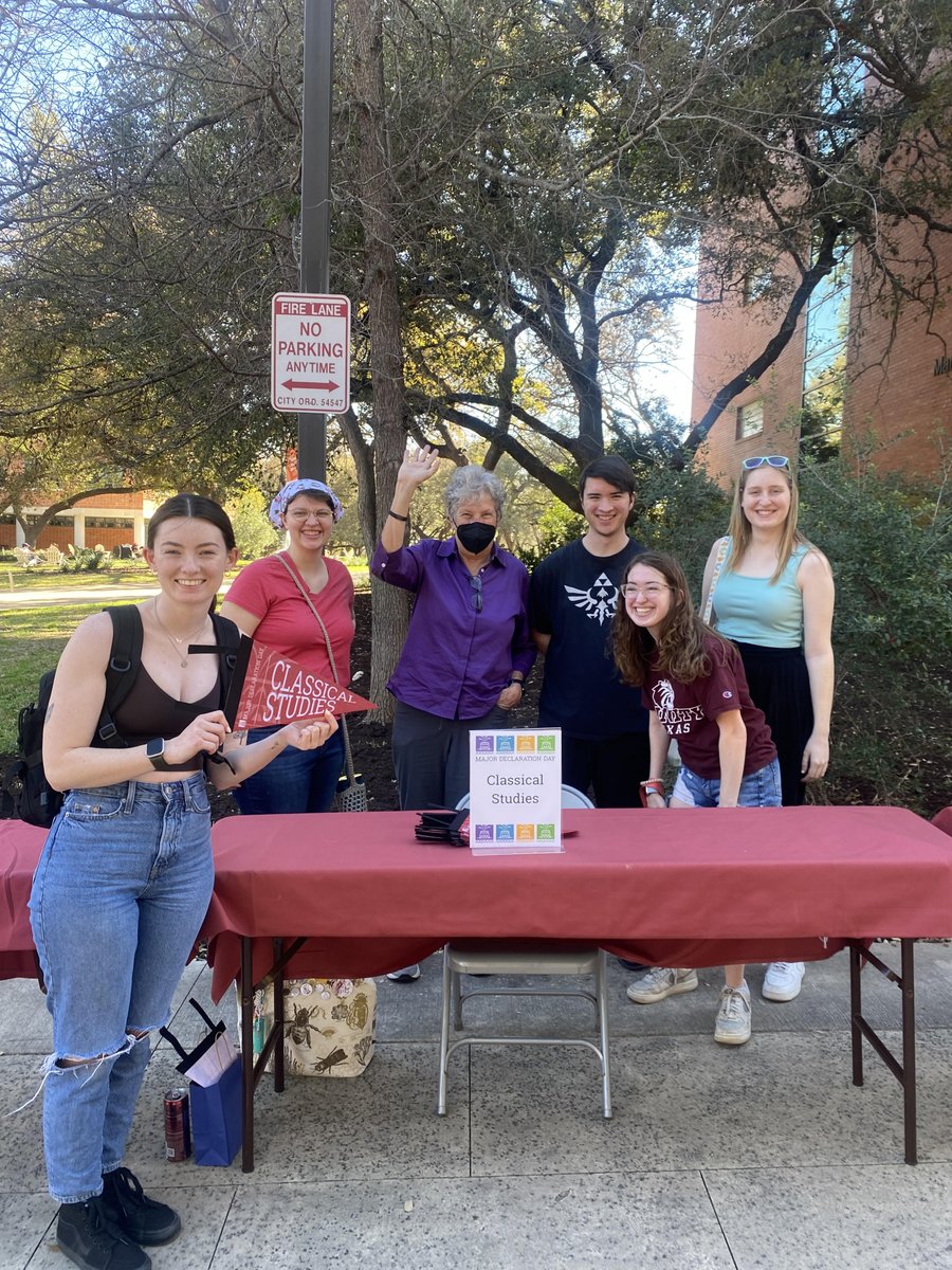 We had a wonderful Major Declaration Day with wonderful new members of our classics community. We hope to see many new faces declared next year!