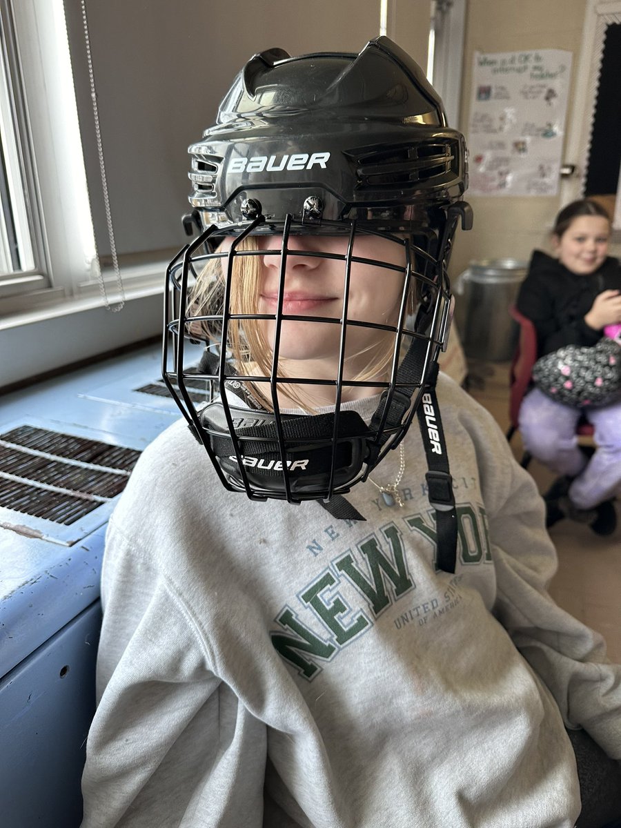 MrsDLloyd's tweet photo. Awesomeness on ice! @MEelementary &amp; @belayrschool paired up our 6’s to learn some curling skills @psphalifax curling club &amp; meet our future Gr. 7 classmates. #WeCanDoHardThings https://t.co/3XQOXSbasj