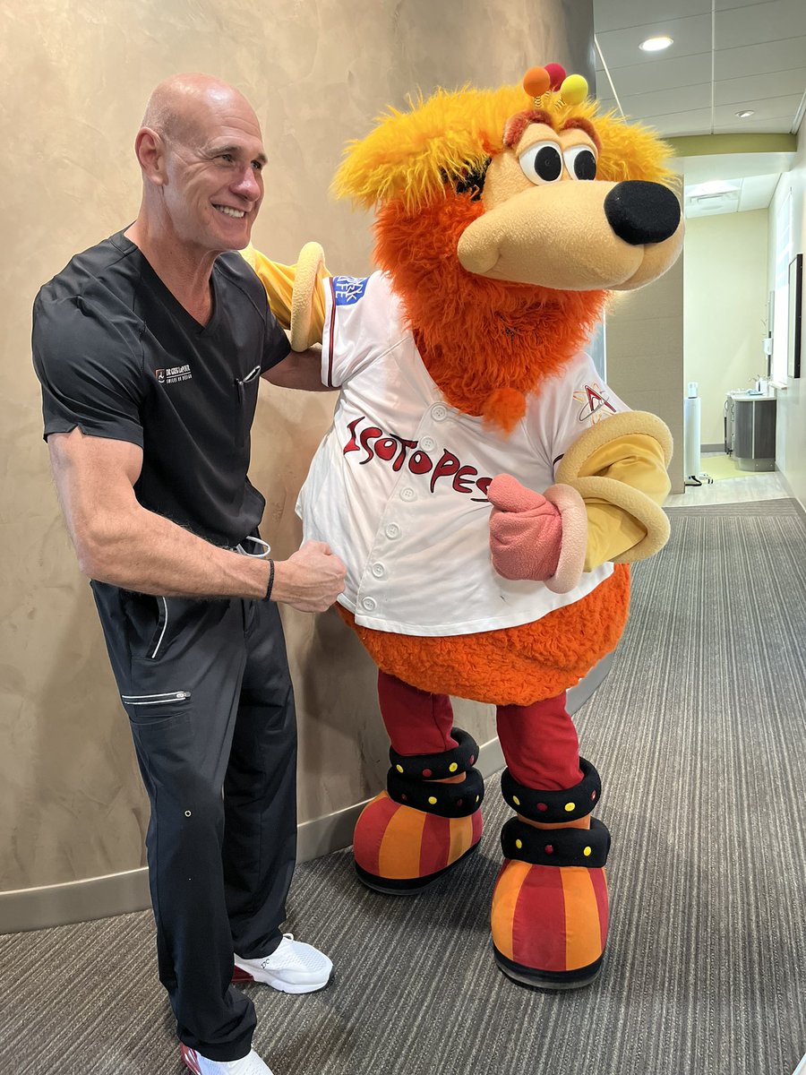 Orbit_Isotopes's tweet photo. #bts with our friends at @DDSPaige
#photoshoot #dentist #IsotopesInvolved https://t.co/GB4qdiBoQH