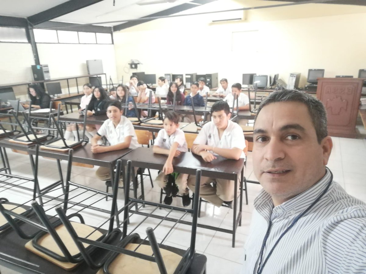CapaGchil's tweet photo. El dia de hoy damos continuidad a taller, impartido a alumnos de a Escuela Secundaria Federal 1, turno vespertino , de Salvador Alvarado.
#JuntosPorLaPaz #CEPTCA https://t.co/B8SgSzS8Ut