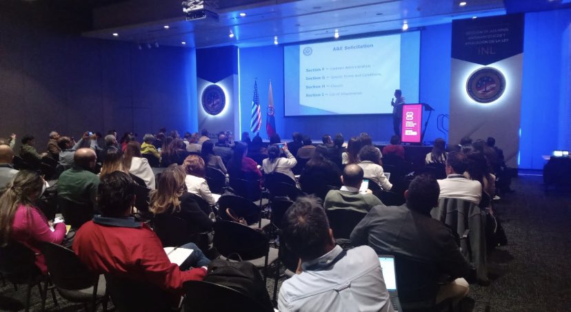 Dos días generando nuevas oportunidades de negocios para nuestros empresarios. Abrimos nuestra #SedeSalitreCCB para que empresas de la <a href="/camaracomerbog/">Cámara de Comercio de Bogotá</a> puedan convertirse en proveedores de la <a href="/USEmbassyBogota/">US Embassy Bogota</a> y accedan a nuevos negocios +120 empresarios presentes en este espacio