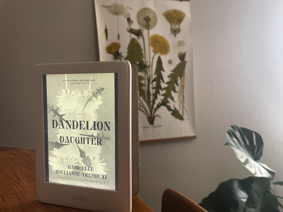 Today we learn about #dandelions 💛 @VehiculePress  #bookstagram #bookstagrammer #canlit #canadianliterature #ebook #ereader