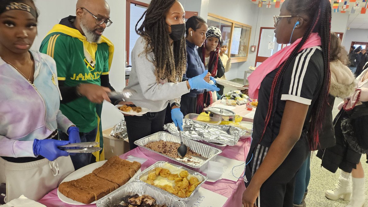 Busy day at DSS today .. we also had our very successful BSA food sale with African & Caribbean cuisine.. Thx you to Ms. Reid, Mr .Lindsay & thr staff and students who prepared these delicious dishes. @DomenicGiorgi @LC2_TDSB @tdsb @ChezDominique @Jandu_Navjot