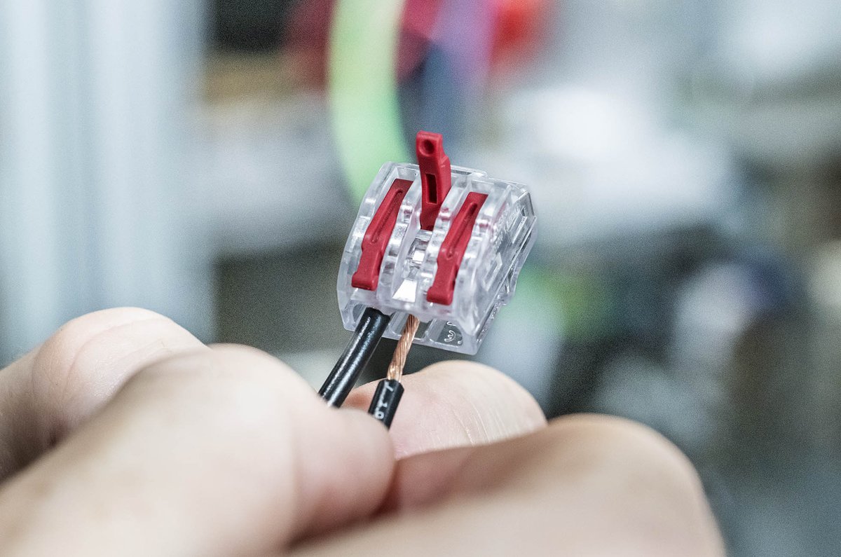 Electrical contractors: The more wires you have to twist together, the greater the chance to struggle installing a wire nut. HelaCon Releasable Wire Connectors connect up to five conductors as easily as two. More here: ow.ly/RxY750QIXwq #electrician #simpler #faster