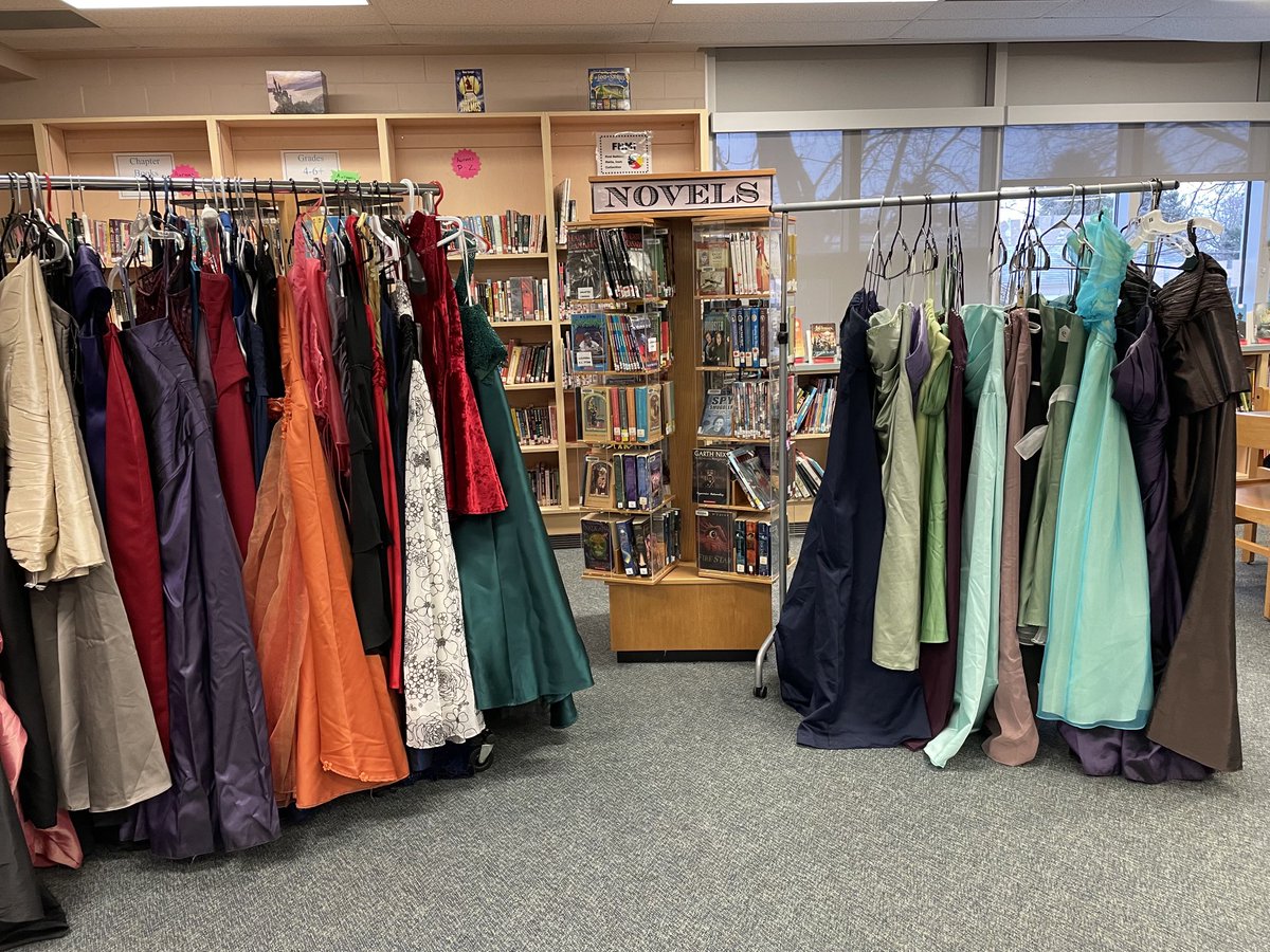 PHStAnthony's tweet photo. Say Yes To The Dress/Suit starts at 5:00n https://t.co/YlfQD0tMS6