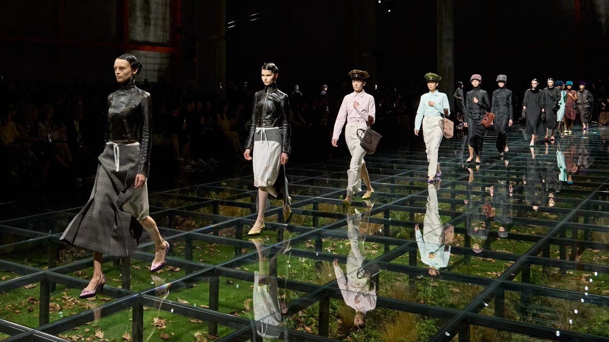dna_magazine's tweet photo. PRADA FW24. ROMANCE INSTINTIVO https://t.co/ZXVNplxGhT #dnaloves @Prada https://t.co/w7AtG5Rdi9