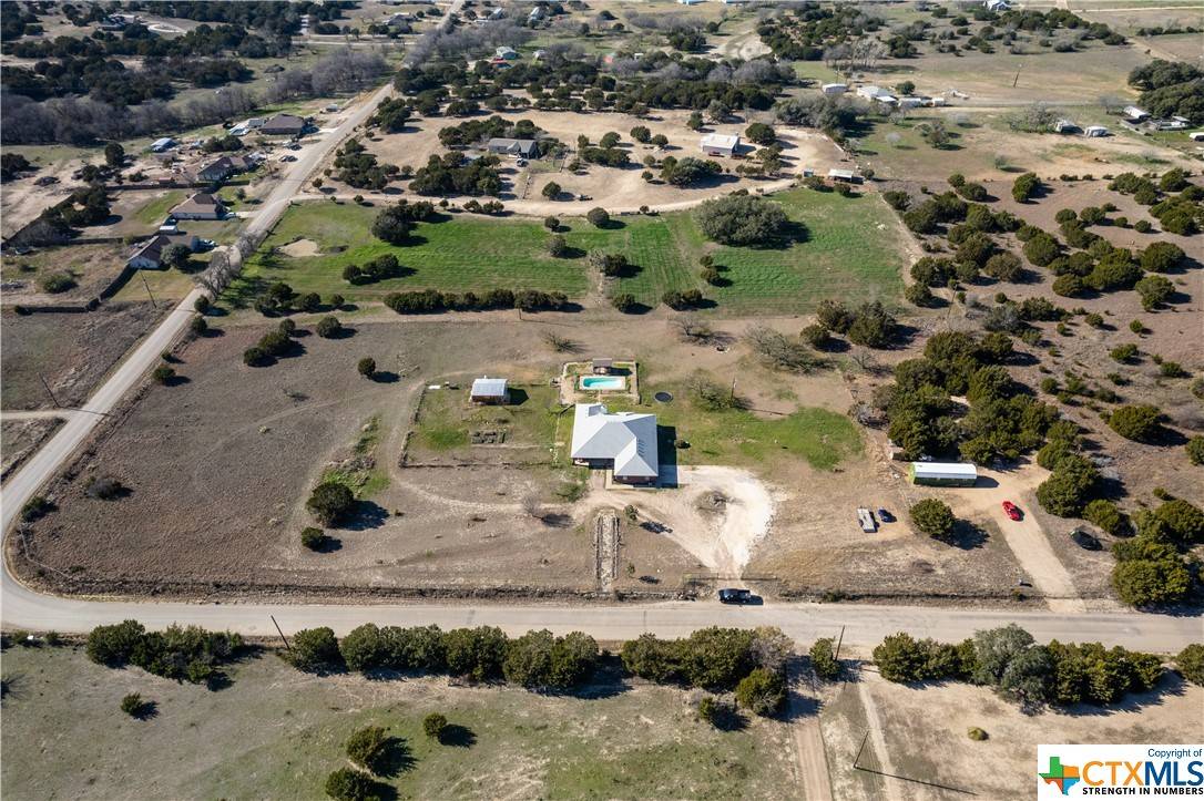 SimplySoldTexas's tweet photo. 6475 County Road 3300- $10,000 price improvement!  Now offered at $549,900.

Take a look at this awesome space: https://t.co/sxFvDM33Wv https://t.co/eKIlr9fZuH