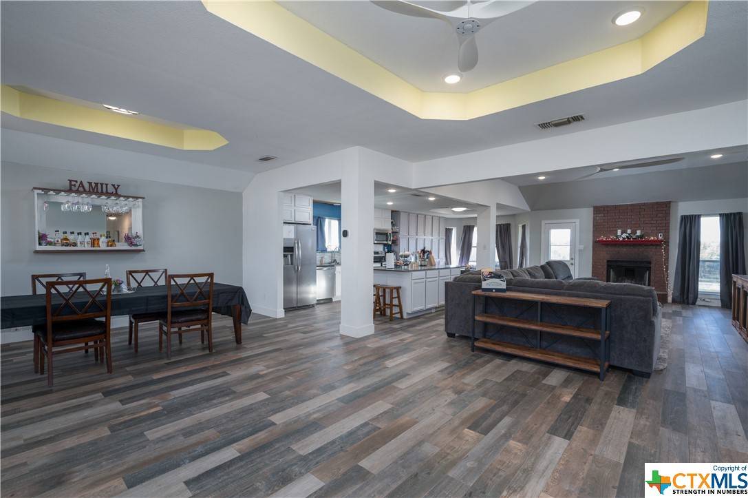 SimplySoldTexas's tweet photo. 6475 County Road 3300- $10,000 price improvement!  Now offered at $549,900.

Take a look at this awesome space: https://t.co/sxFvDM33Wv https://t.co/eKIlr9fZuH